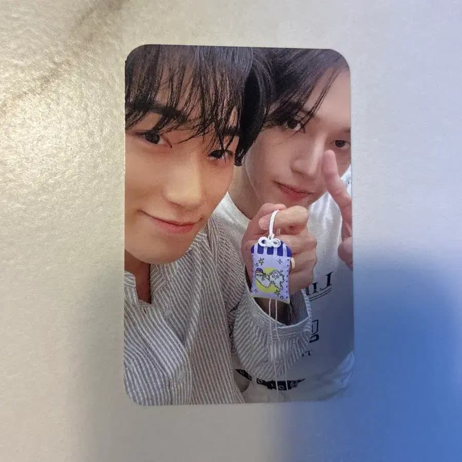 에이티즈 팬미팅 멤버십 우산 유닛 포카 1