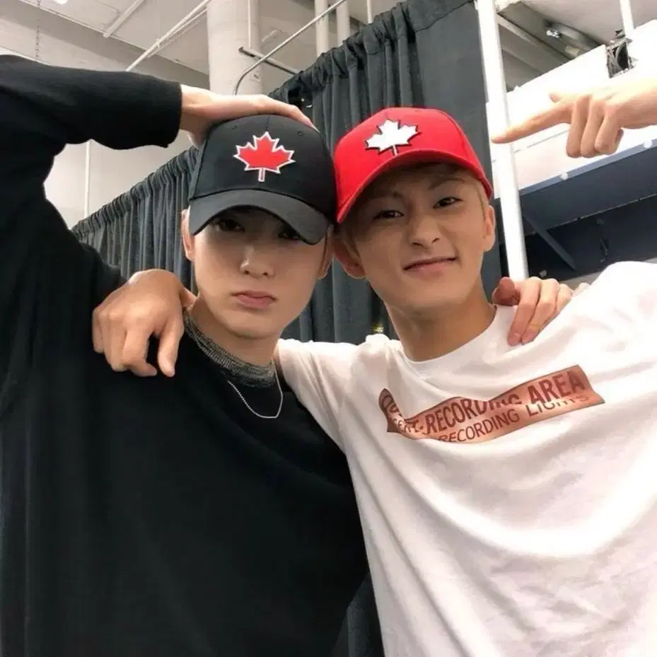 nct mark canda 엔시티 마크 캐나다 모자 엠디 굿즈앨범 포카 3