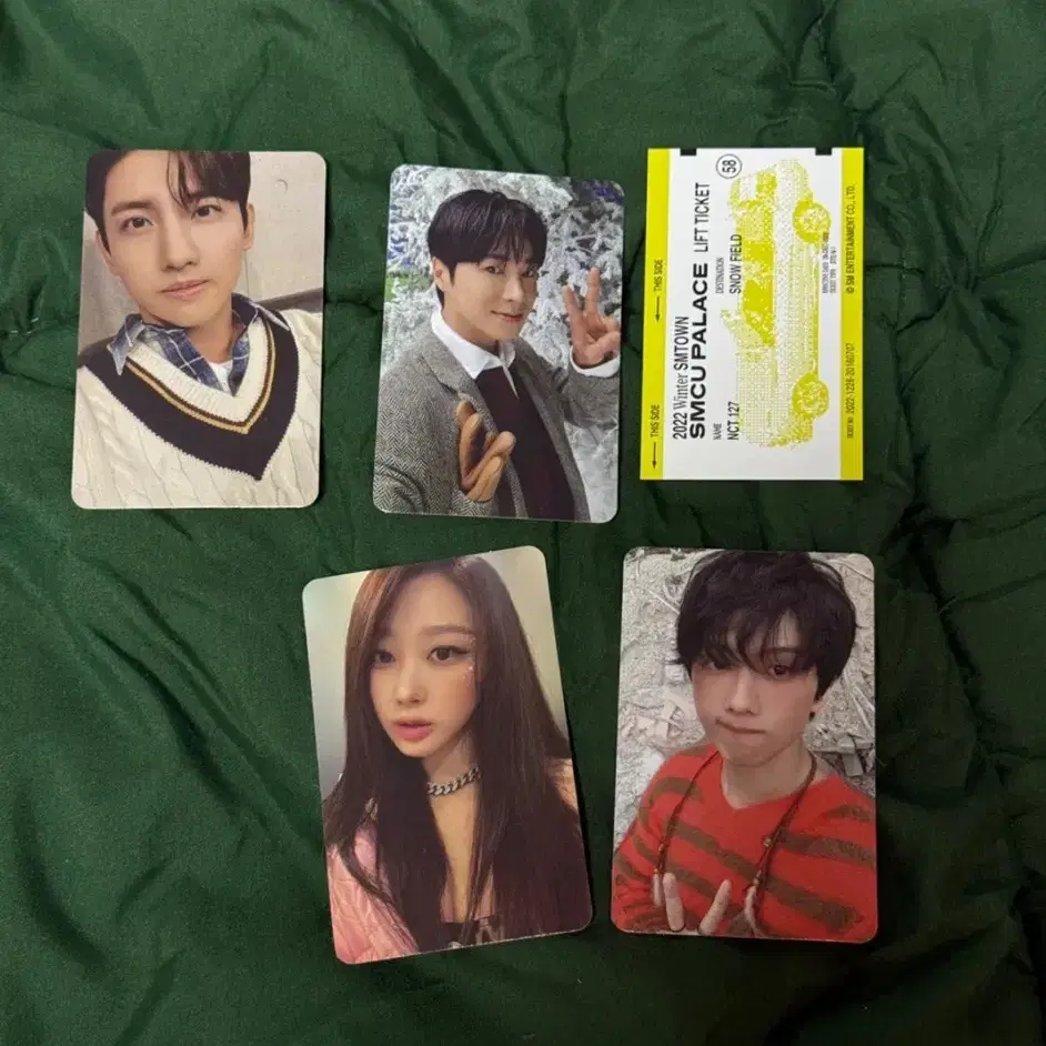 엔시티드림 지성, 에스파 지젤, 동방신기 포토카드 1