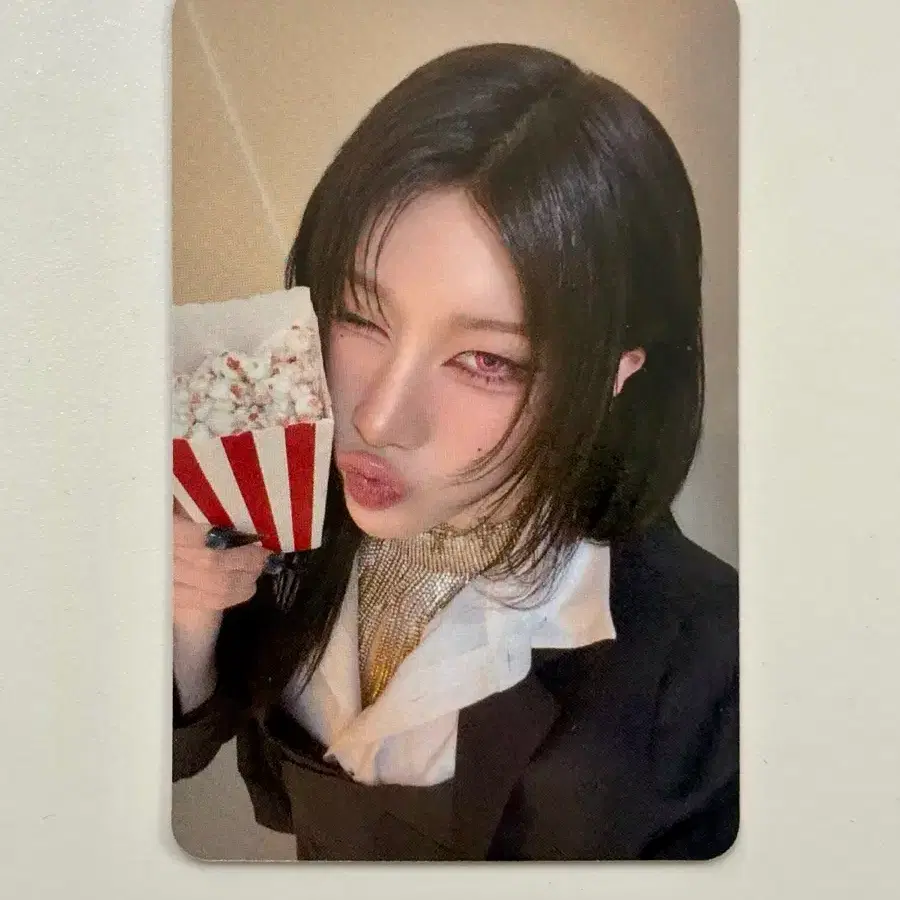 XLOV 엑스러브 LUI 루이 영화관데이트 포카 미공포 poca 1