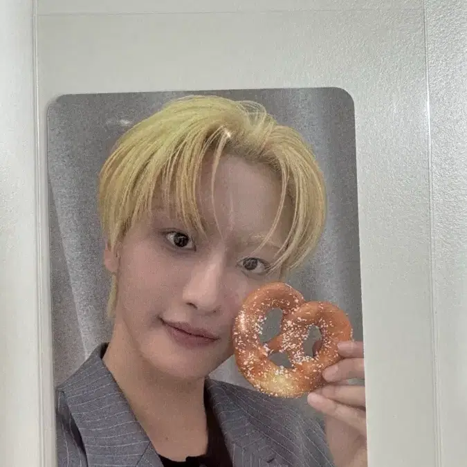 에이티즈 카페 특전 성화 1