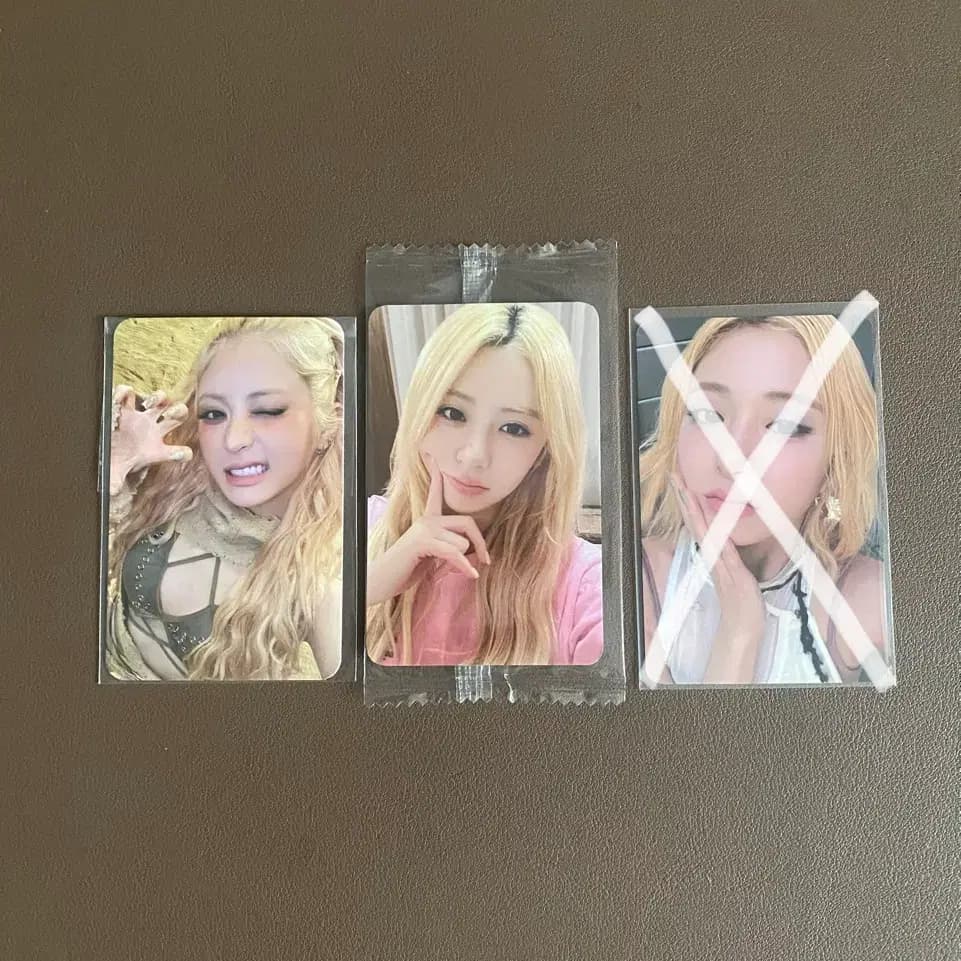 #최저가)르세라핌 허윤진 pureflow 미공포 럭드 윤진 포카 분철 1