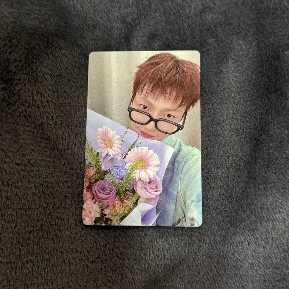에이티즈 홍중 톡톡 꽃다발 미공포 골든아워5 1