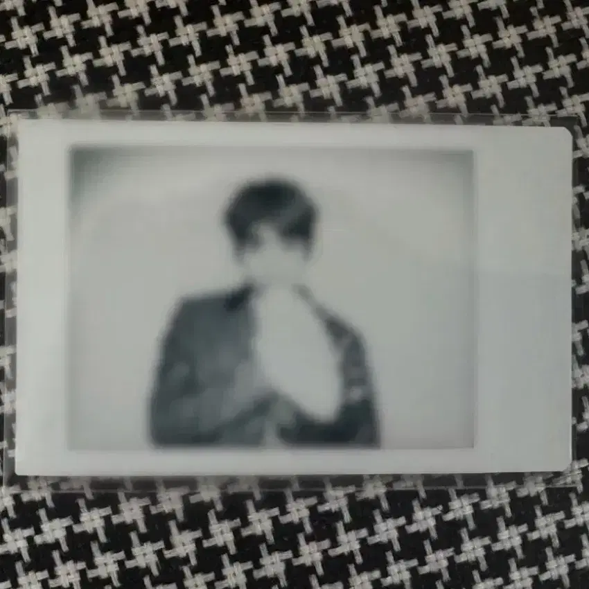 BTS 뷔 미공개 폴라로이드 양도 1